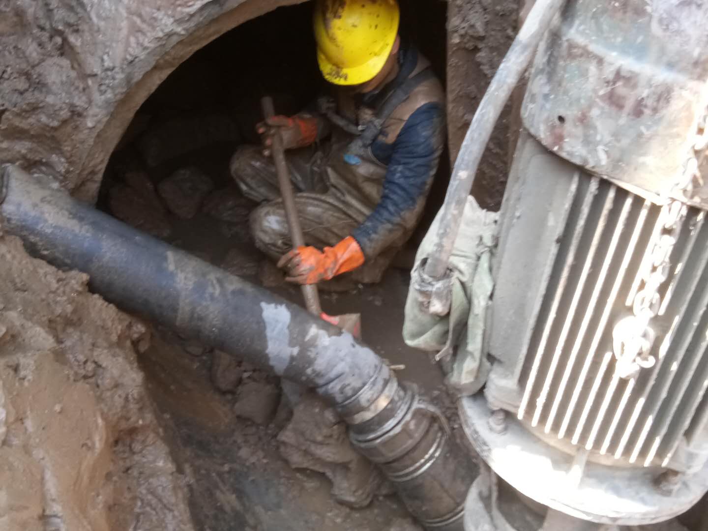 额济纳管道清淤