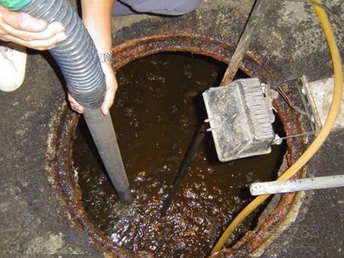 额济纳隔油池清理