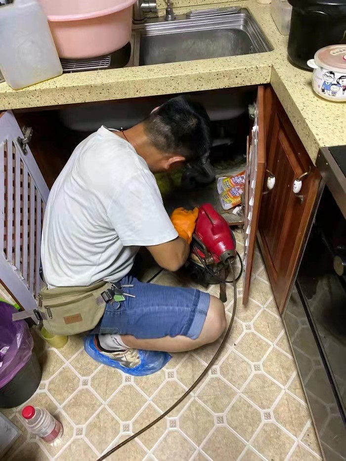 额济纳通下水道